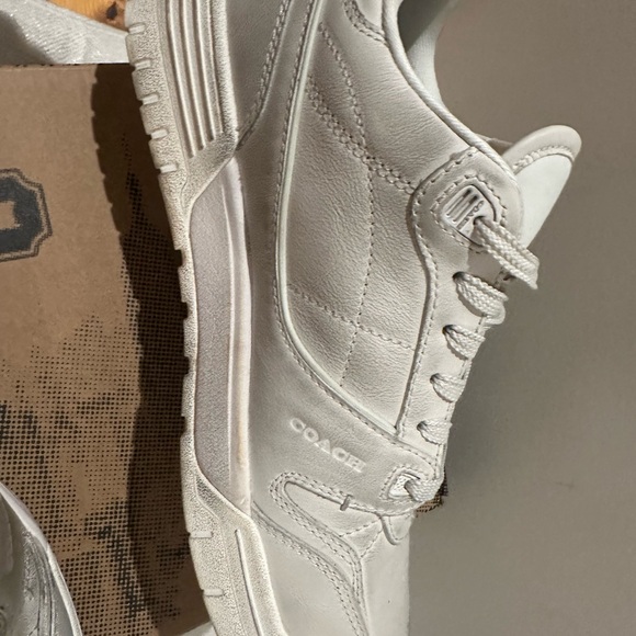 Coach Soho Sneaker In Loved Leather Size 8.5 - Picture 6 of 9